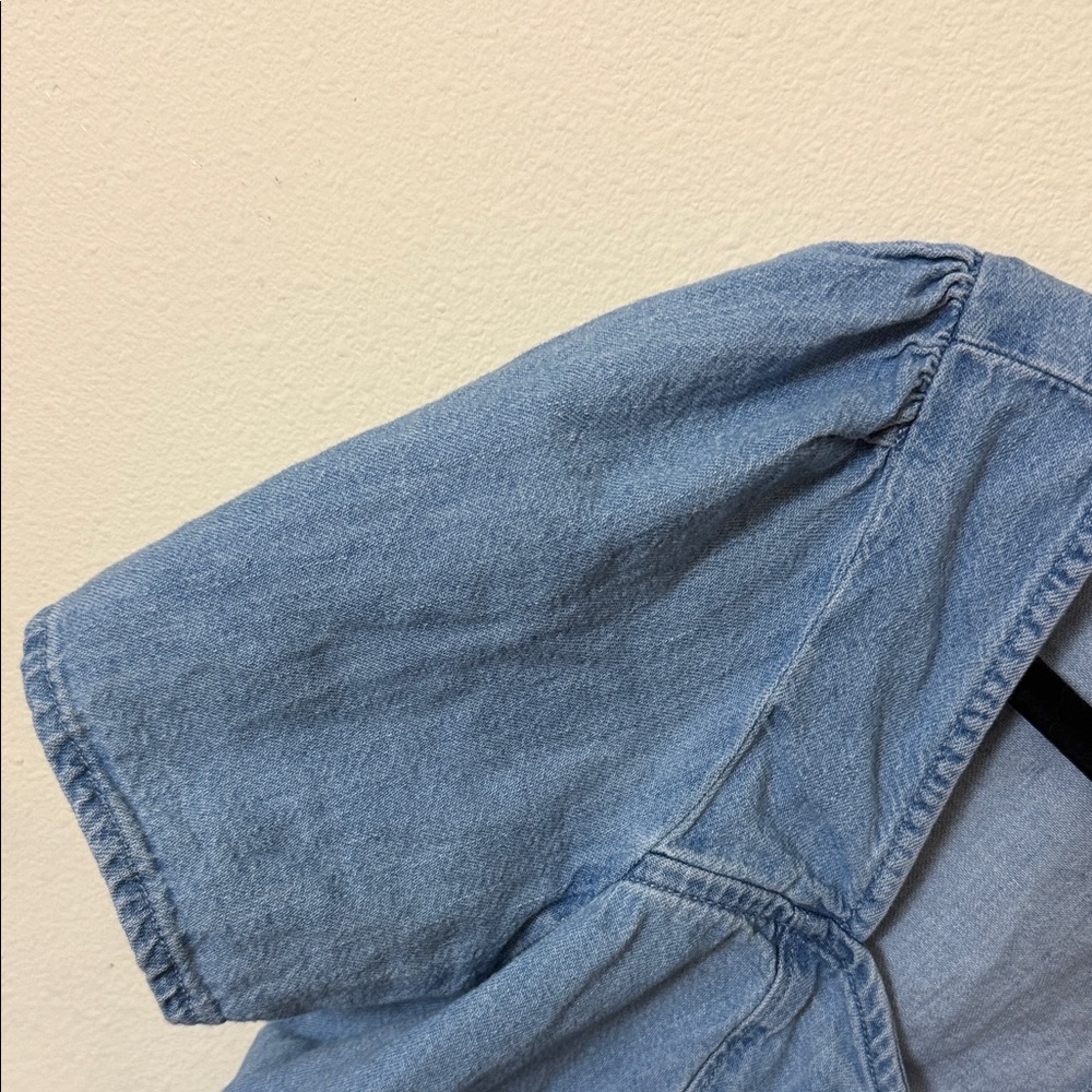 LEVI’S LIGHT BLUE TOP - Picture 4 of 6